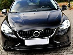 Czarny (metalik, perła) Używany 2017 Volvo V40 Hatchback | 38 900 zł (Uczciwa cena)