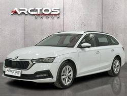 Biały Używany 2022 Skoda Octavia Ambition Kombi | 61 900 zł (Dobra cena)
