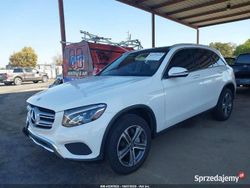 Biały Używany 2018 Mercedes GLC300 Sedan/Limuzyna | 50 000 zł