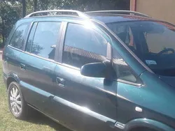 Czerwony Używany 2004 Opel Zafira Minivan | 6800 zł (Uczciwa cena)