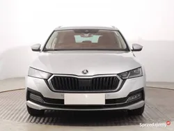 Srebrny Używany 2020 Skoda Octavia Kombi | 67 999 zł (Uczciwa cena)