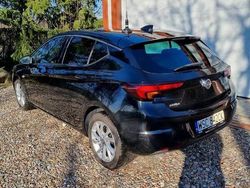 Czarny Używany 2017 Opel Astra Innovation Hatchback | 48 900 zł (Drogi)