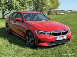 Czerwony Używany 2022 BMW 330 Shadowline Sedan/Limuzyna | 139 900 zł (Dobra cena)