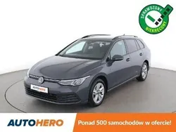 Szary (metalik) Używany 2021 VW Golf VIII Kombi | 75 700 zł (Uczciwa cena)