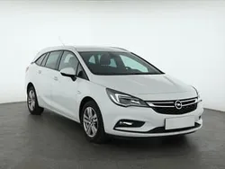 Biały Używany 2018 Opel Astra Kombi | 47 999 zł (Uczciwa cena)