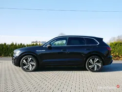 Czarny (metalik) Używany 2019 VW Touareg R-line SUV | 289 900 zł