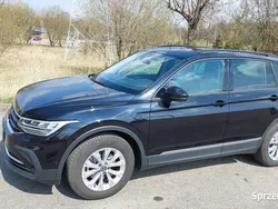 Czarny Używany 2024 VW Tiguan Life SUV | 137 900 zł (Drogi)