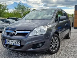 Szary Używany 2010 Opel Zafira Minivan | 18 900 zł (Uczciwa cena)