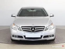 Srebrny Używany 2010 Mercedes E250 Coupe | 41 499 zł