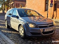 Srebrny Używany 2005 Opel Astra Sedan/Limuzyna | 4508 zł (Uczciwa cena)