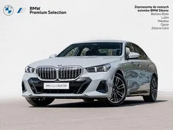 Szary brooklyn m metalizowany Używany 2024 BMW 520 Comfort Edition Sedan/Limuzyna | 244 900 zł (Dobra cena)