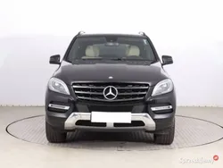 Czarny Używany 2013 Mercedes ML350 SUV | 84 999 zł (Dobra cena)