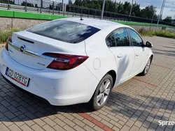 Biały Używany 2014 Opel Insignia Edition Sedan/Limuzyna | 30 000 zł (Dobra cena)