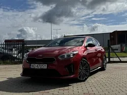Czerwony Używany 2021 Kia ProCeed Hatchback | 92 900 zł (Dość drogi)