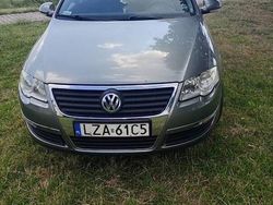 Zielony Używany 2006 VW Passat Sedan/Limuzyna | 12 500 zł (Uczciwa cena)