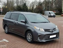 Szary Używany 2020 Toyota Sienna XLE Minivan | 105 000 zł
