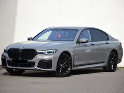 Szary bernina z bursztynowym połyskiem metalizowany Używany 2020 BMW 740L Executive Sedan/Limuzyna | 271 900 zł