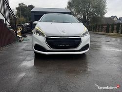 Biały Używany 2015 Peugeot 208 Hatchback | 23 000 zł (Uczciwa cena)