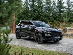Czarny Używany 2019 Mercedes GLA200 AMG line SUV | 94 999 zł (Uczciwa cena)