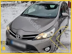 Brązowy Używany 2014 Toyota Verso Minivan | 29 800 zł