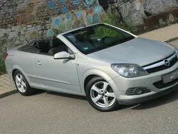Srebrny Używany 2006 Opel Astra Cabriolet Kabriolet | 13 700 zł