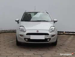 Srebrny Używany 2015 Fiat Punto Hatchback | 20 799 zł (Uczciwa cena)