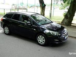 Czarny Używany 2015 Opel Astra Kombi | 27 990 zł (Dobra cena)