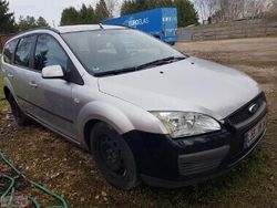 Srebrny Używany 2007 Ford Focus Sedan/Limuzyna | 3900 zł