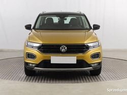 Złoty Używany 2017 VW T-Roc SUV | 73 999 zł (Dość drogi)