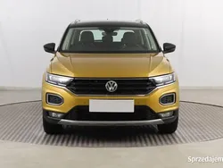 Złoty Używany 2017 VW T-Roc SUV | 74 999 zł (Dość drogi)