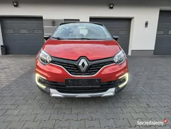 Czerwony (metalik, perła) Używany 2017 Renault Captur SUV | 39 900 zł (Uczciwa cena)