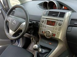 Inny (metalik, perła) Używany 2009 Toyota Verso Minivan | 23 900 zł (Uczciwa cena)