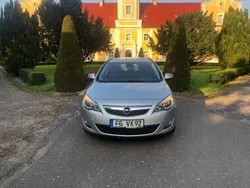 Srebrny Używany 2012 Opel Astra Sedan/Limuzyna | 19 600 zł (Uczciwa cena)