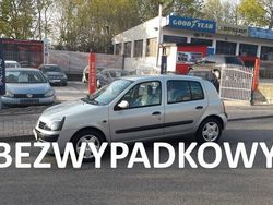 Srebrny (metalik) Używany 2001 Renault Clio II Hatchback | 6900 zł