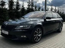 Czarny Używany 2017 Skoda Superb SportLine Kombi | 83 500 zł