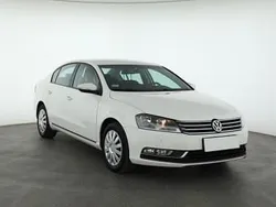 Biały Używany 2013 VW Passat Sedan/Limuzyna | 25 999 zł (Dobra cena)