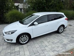 Biały Używany 2015 Ford Focus Kombi | 29 900 zł (Uczciwa cena)
