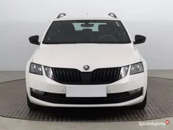 Biały Używany 2019 Skoda Octavia Kombi | 54 999 zł (Uczciwa cena)