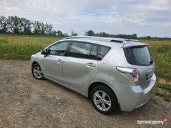 Srebrny Używany 2009 Toyota Verso Minivan | 17 500 zł (Uczciwa cena)