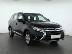 Czarny Używany 2017 Mitsubishi Outlander SUV | 49 499 zł (Uczciwa cena)