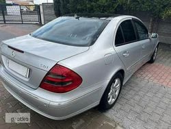 Srebrny Używany 2005 Mercedes E320 Avantgarde Sedan/Limuzyna | 13 900 zł