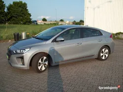 Niebieski Używany 2017 Hyundai Ioniq Sedan/Limuzyna | 49 000 zł