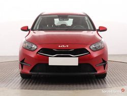 Czerwony Używany 2023 Kia Ceed Hatchback | 79 999 zł (Uczciwa cena)