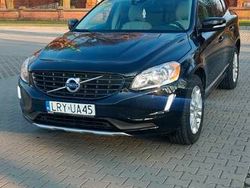 Czarny Używany 2016 Volvo XC60 SUV | 85 600 zł