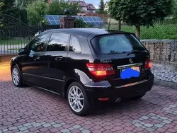 Używany 2009 Mercedes 200 | 21 700 zł