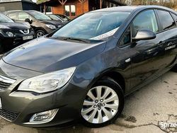 Szary (metalik) Używany 2010 Opel Astra Hatchback | 19 900 zł (Uczciwa cena)