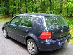 Granatowy Używany 1998 VW Golf IV Sedan/Limuzyna | 4000 zł (Uczciwa cena)