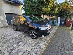 Czarny Używany 2014 Mitsubishi Outlander P-HEV Kombi | 45 000 zł (Uczciwa cena)
