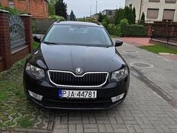 Czarny Używany 2016 Skoda Octavia Ambition Kombi | 26 500 zł (Uczciwa cena)
