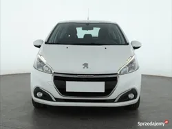 Biały Używany 2016 Peugeot 208 Hatchback | 26 499 zł (Uczciwa cena)